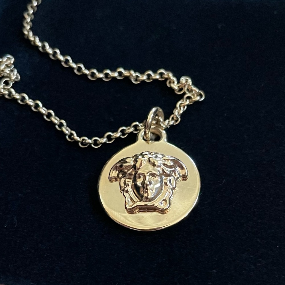 VERSACE MEDUSA PENDANT NECKLACE